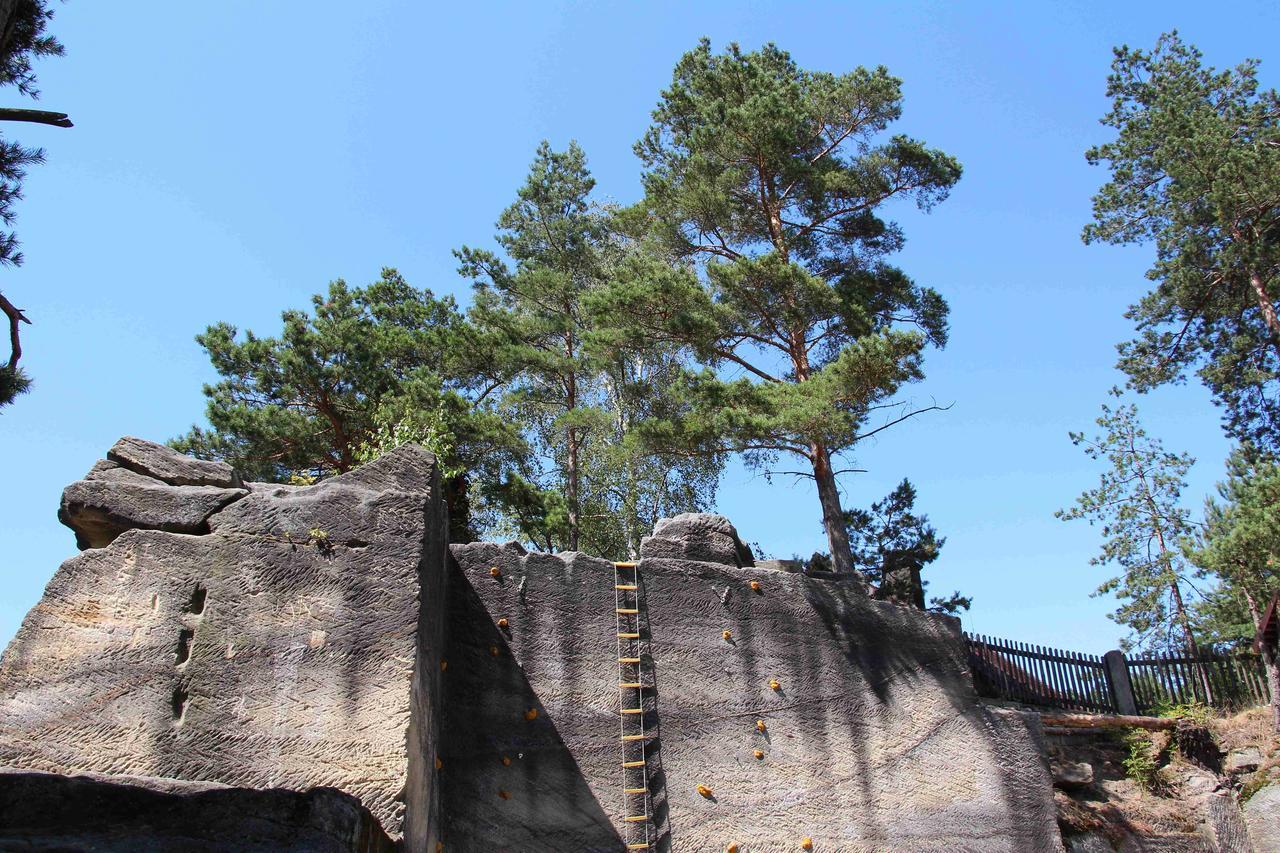 Ubytovací hostinec Na Skalách Budislav  Esterno foto