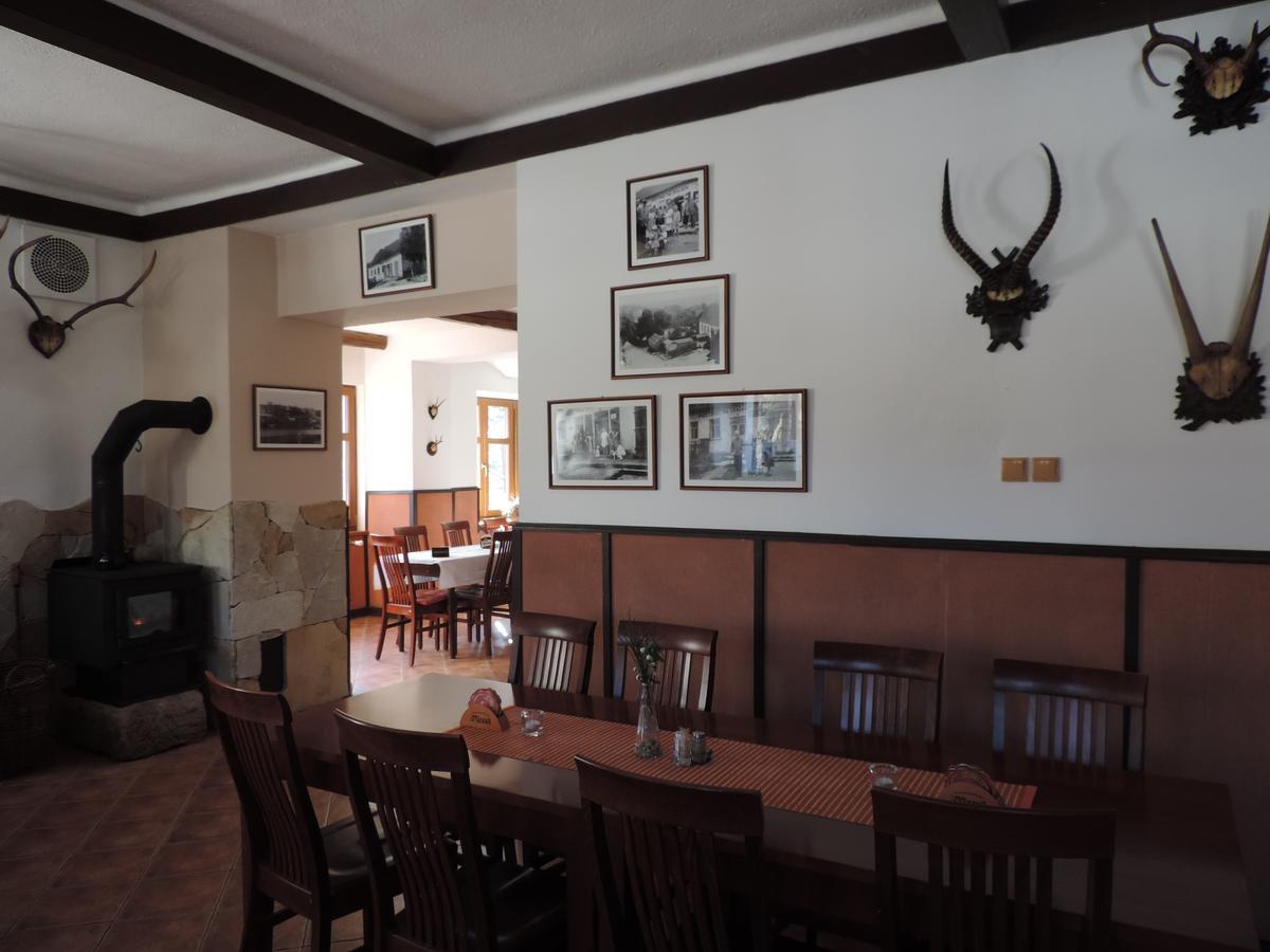 Ubytovací hostinec Na Skalách Budislav  Esterno foto