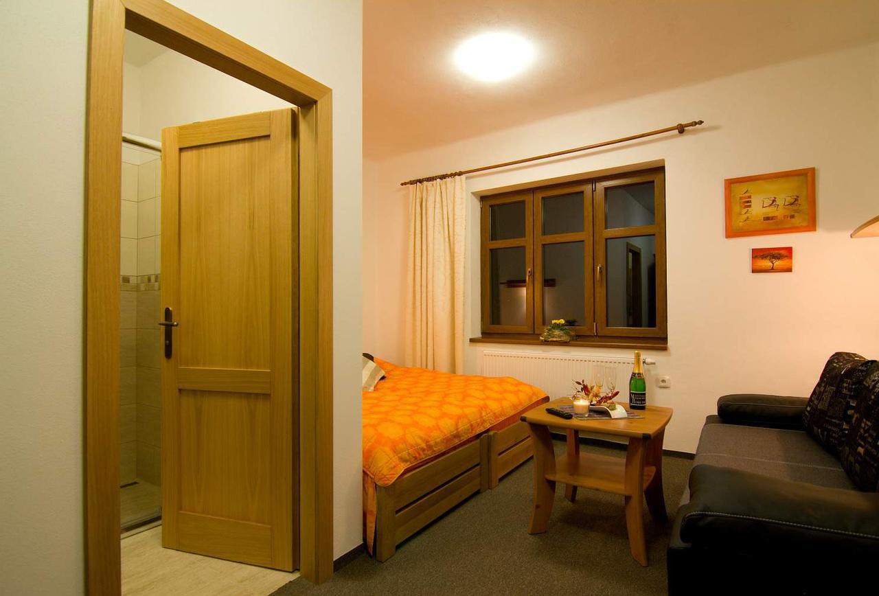 Ubytovací hostinec Na Skalách Budislav  Esterno foto